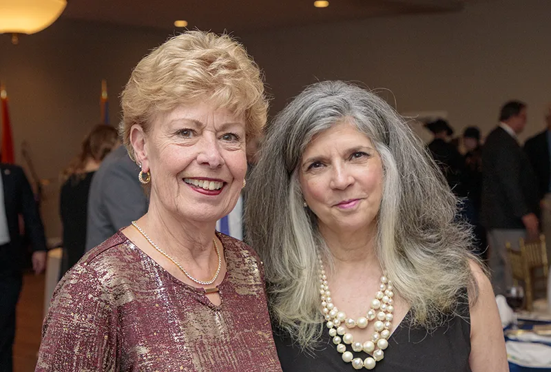Katherine Elliott, Cinda Reed