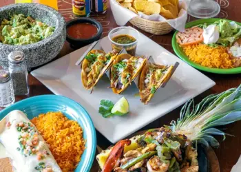 Full Spread Los Aztecas